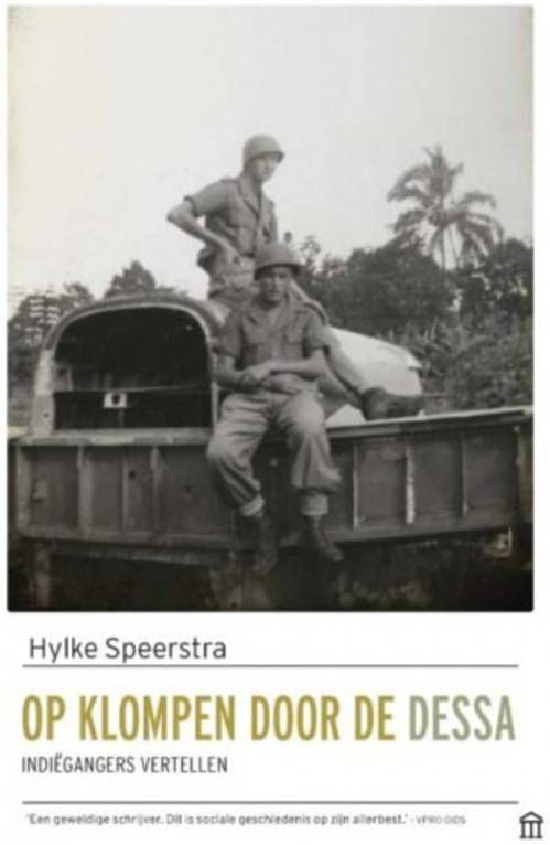 Op klompen door de dessa Hylke Speerstra