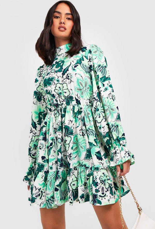 boohoo Bloemen Skater Jurk Met Hoge Hals En Open Rug, Green