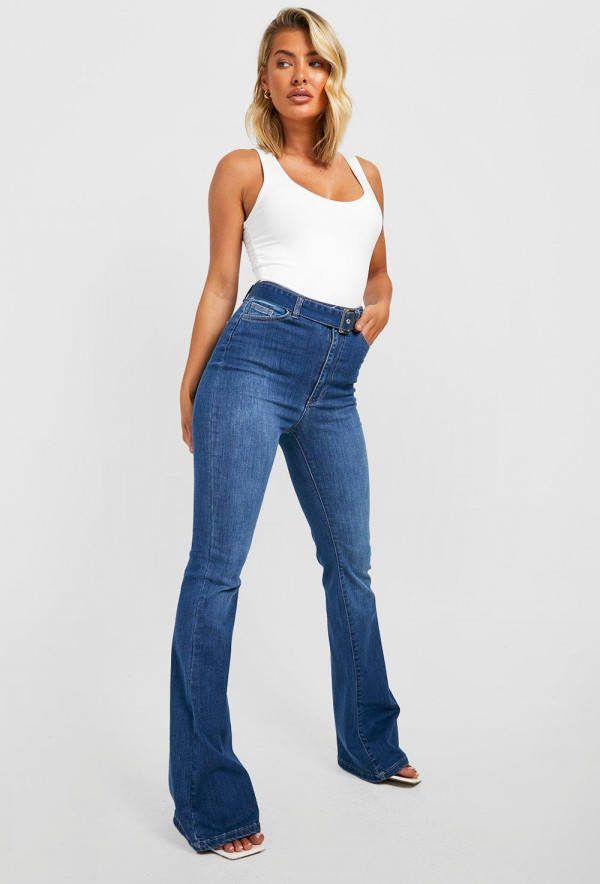 boohoo Flared High Waist Jeans Met Ceintuur, Vintage Blue
