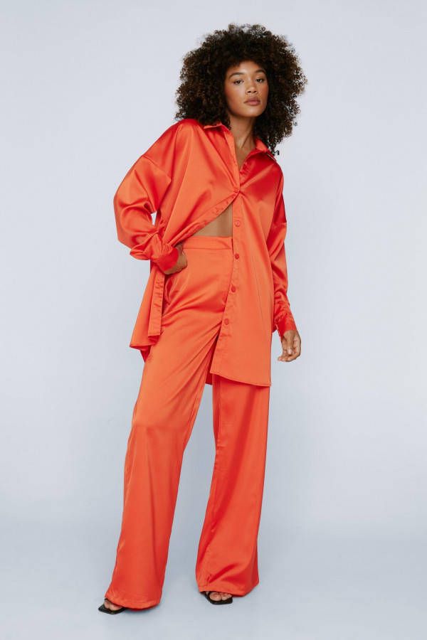 boohoo Getailleerde Satijnen Mid Rise Wide Leg Broek, Orange