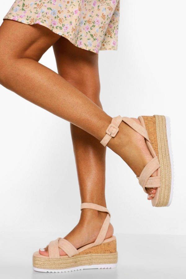boohoo Gewatteerde Sleehakken Met Gekruiste Bandjes, Nude