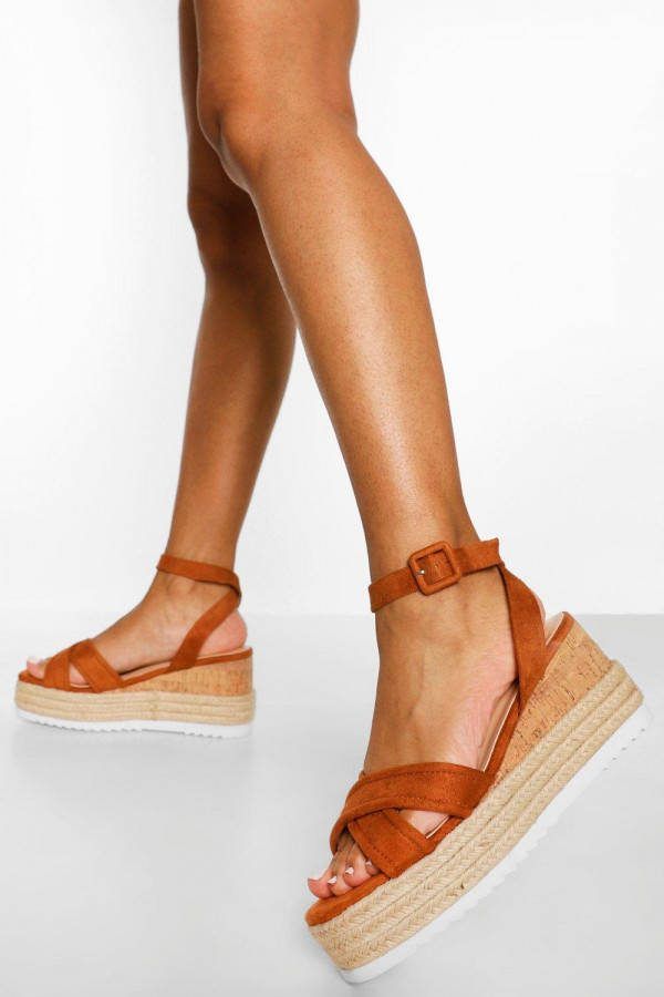 boohoo Gewatteerde Sleehakken Met Gekruiste Bandjes, Tan