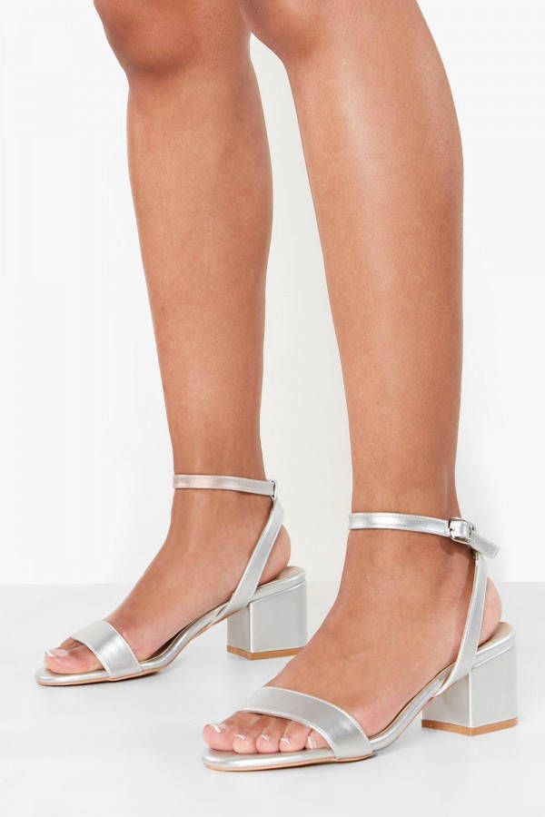 boohoo Lage Metallic Blokhakken Met Dunne Bandjes, Silver