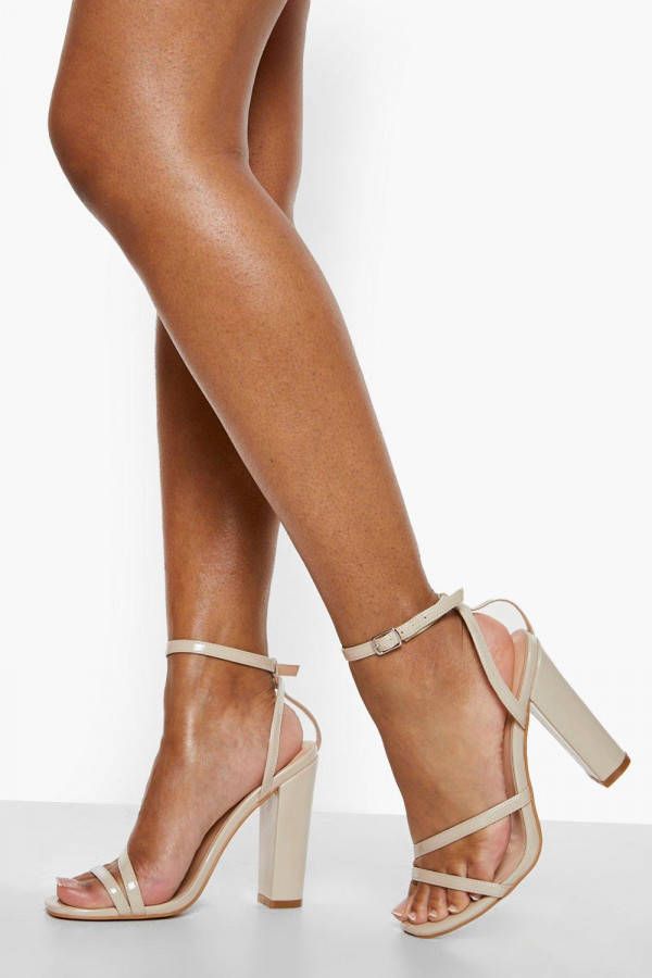 boohoo Leren Tweedelige Blokhakken Met Asymmetrische Bandjes, Ecru