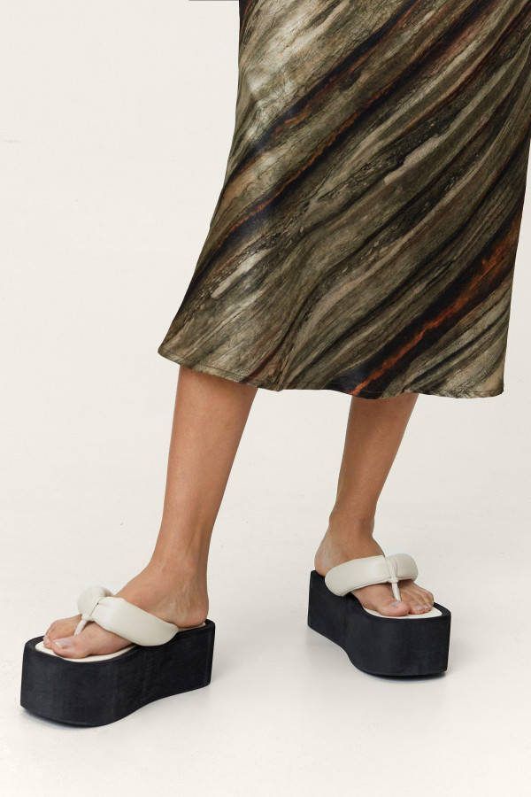boohoo Nepleren Sleehakken Met Plateauzool En Teentouwtje, Beige
