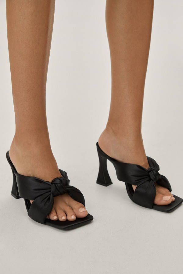 boohoo Opgeknoopte Satijnen Hakken, Black