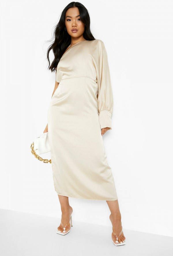 boohoo Petite Satijnen Asymmetrische Maxi Jurk, Champagne