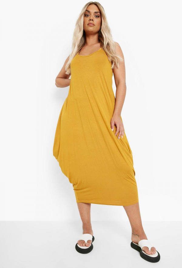 boohoo Plus Geplooide Midaxi Jurk Met Racer Rug, Mustard