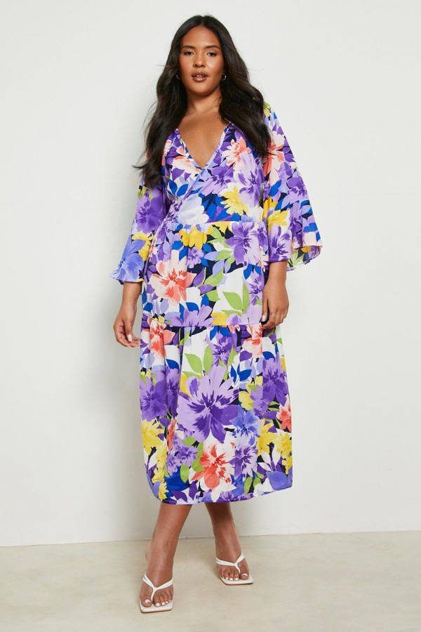boohoo Plus Gesmokte Bloemen Midi Wikkel Jurk, Purple