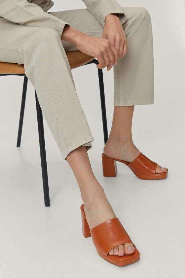 boohoo Pu Hakken Met Plateauzool En Vierkante Neus, Tan