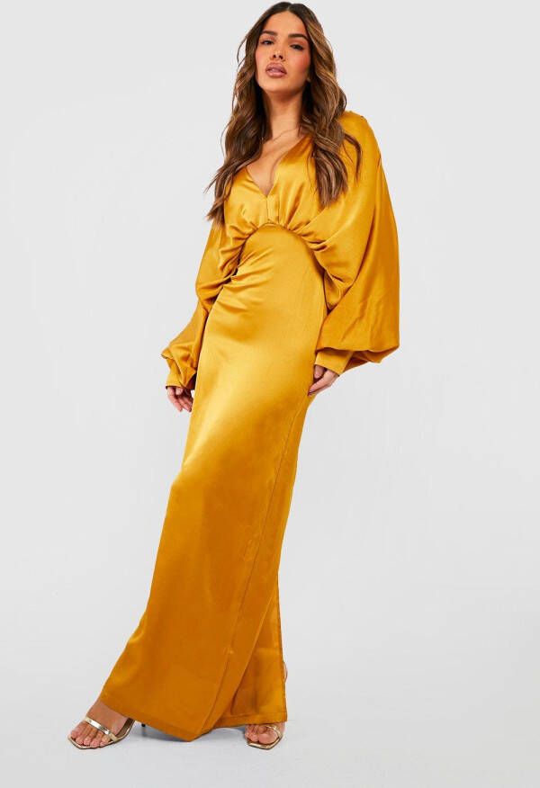 boohoo Satijnen Maxi Jurk Met Laag Decolleté, En Shirtmouwen, Mustard