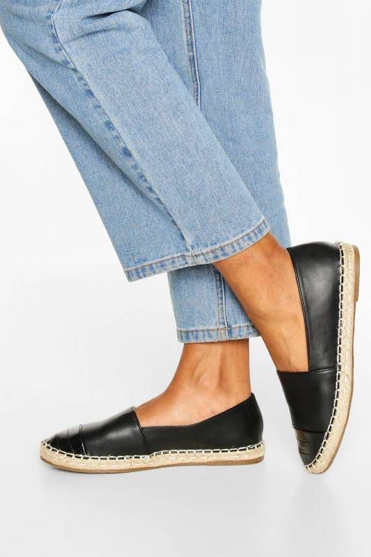 boohoo Basic Espadrilles Met Teenkap, Zwart