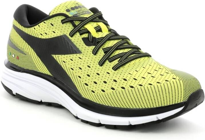 Diadora Blushield 6 Running Shoes , Geel, Heren