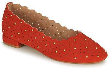 Ballerina's Andr&#xE9; BETANY