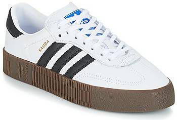 bruine adidas sneakers